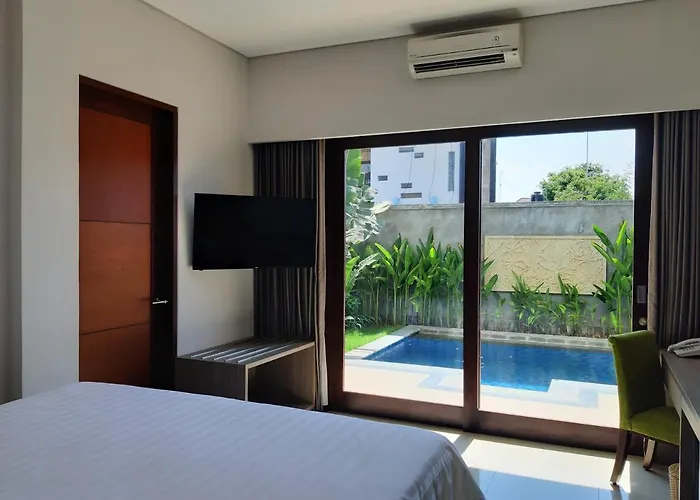 Signature Bali Hotel 4*
